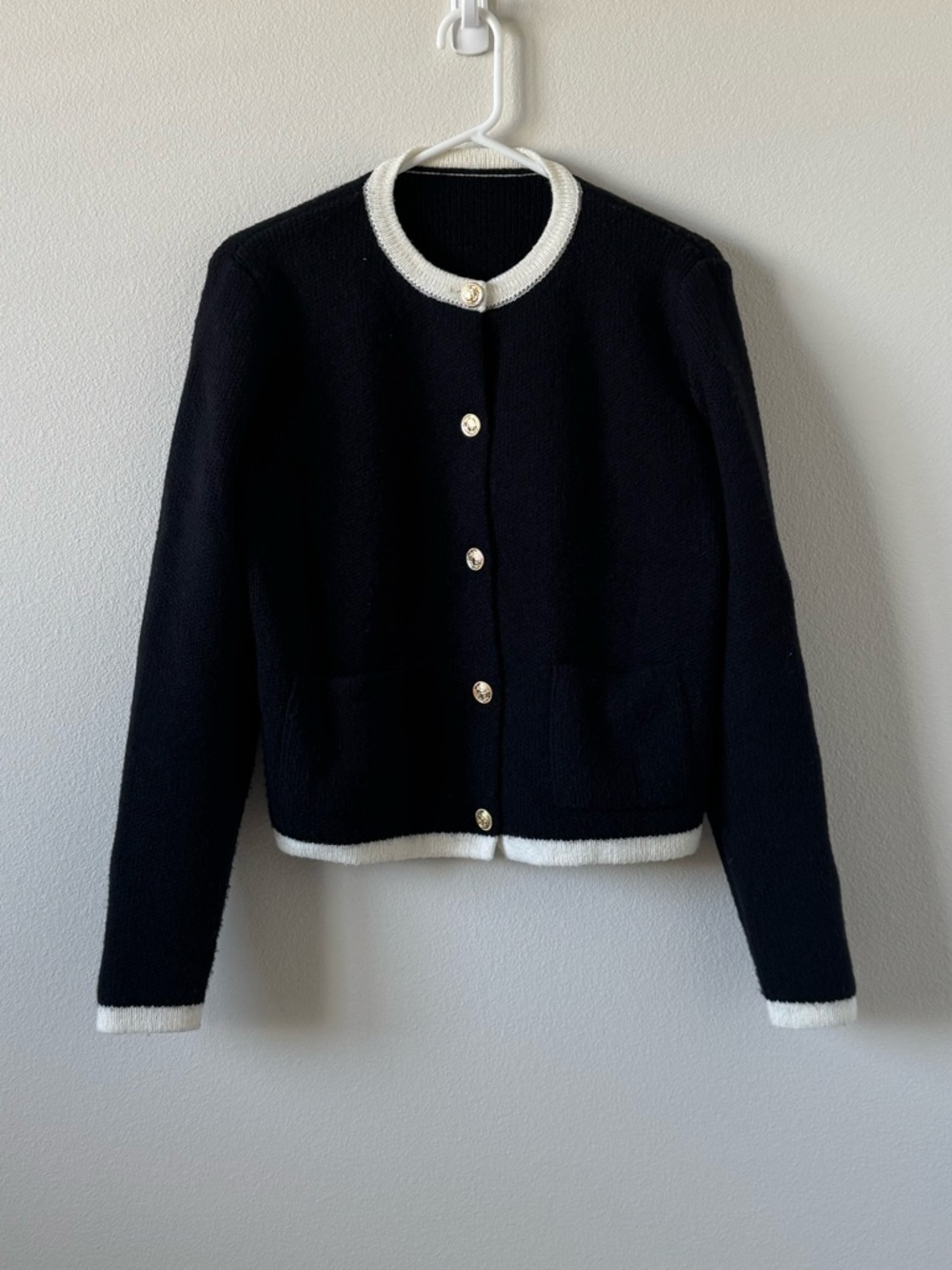 Commense sweater
